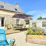 Hébergement de vacances Beautiful home in Créances with WiFi&3 Bedrooms