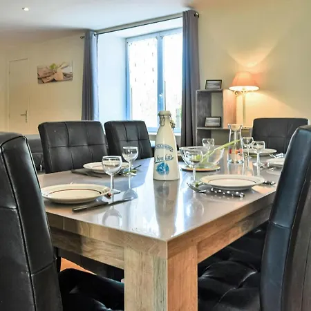 3 Bedroom Stunning In Dom wakacyjny *