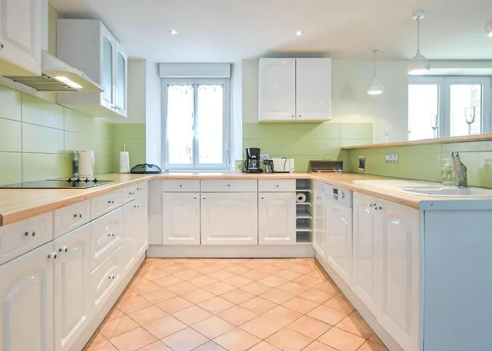 Semesterbostad 3 Bedroom Stunning In