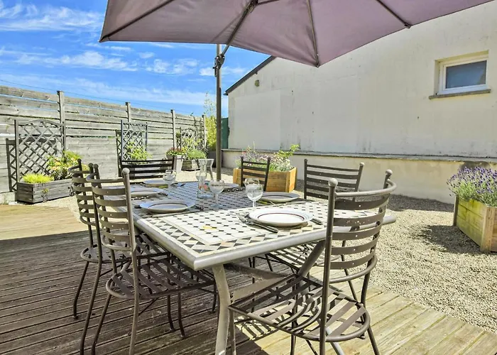 3 Bedroom Stunning In Semesterbostad Créances